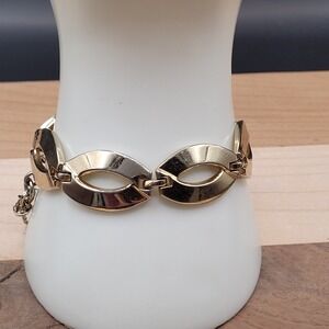 Vintage Monet Gold Toned Tank Style Oval Link‎ Bracelet